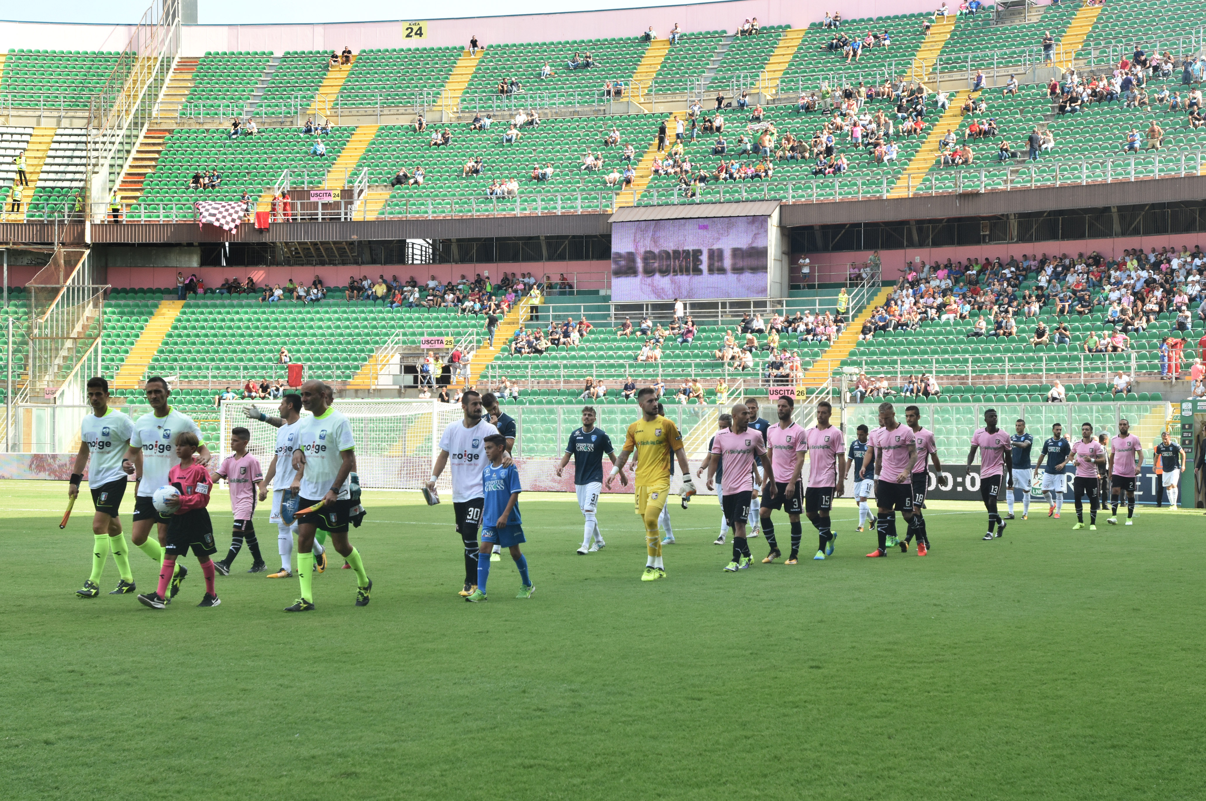 palermo empoli Una partita pazza. Il Palermo va in vantaggio di due gol contro l’Empoli grazie a Cionek e Coronado. La squadra di Vivarini rimonta ma Gnahoré segna per il nuovo vantaggio dei rosanero. Caputo, su rigore, pareggia la gara. Nestorovski e compagni si rammaricano per la grande occasione sprecata. LA CRONACA DEL MATCH LE PAGELLE DI GUIDO MONASTRA GLI HIGHLIGHTS IL POST-PARTITA