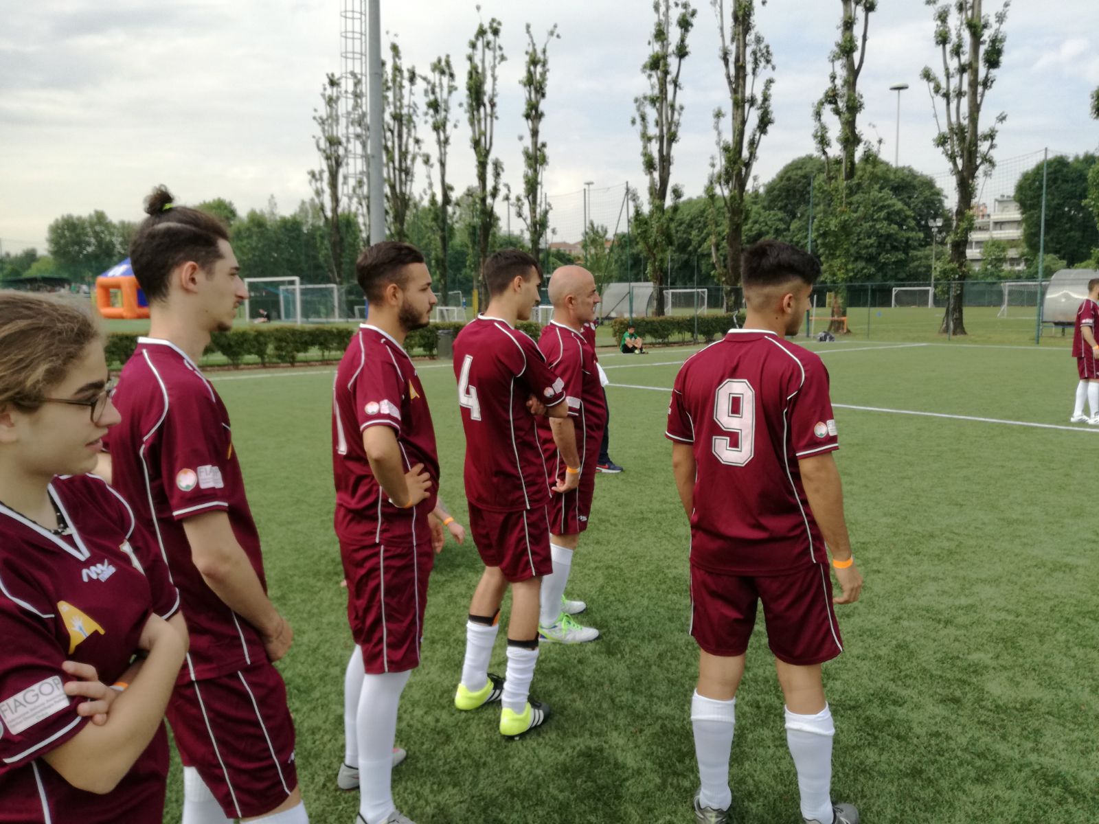 z11 Una vittoria di tutti. Questo il messaggio della Winners cup 2018, che ha visto in campo al centro sportivo Facchetti di Milano 16 squadre formate da ex pazienti leucemici e ragazzi guariti dal tumore. Tra loro anche la squadra dell’ospedale Civico di Palermo, che ha raggiunto il quarto posto dopo aver vinto il proprio girone e ha avuto l’occasione per legare fortemente con tutte le squadre ed in particolare con la squadra di Aviano – Udine – Trieste (seconda classificata), gemellata e unita ai palermitani per tutta la giornata di gare. SERIE B, TUTTE LE LE COMBINAZIONI PER LA PROMOZIONE