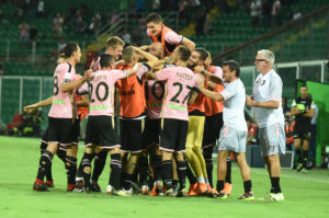 Palermo - Cremonese esultanza gol Trajkovski