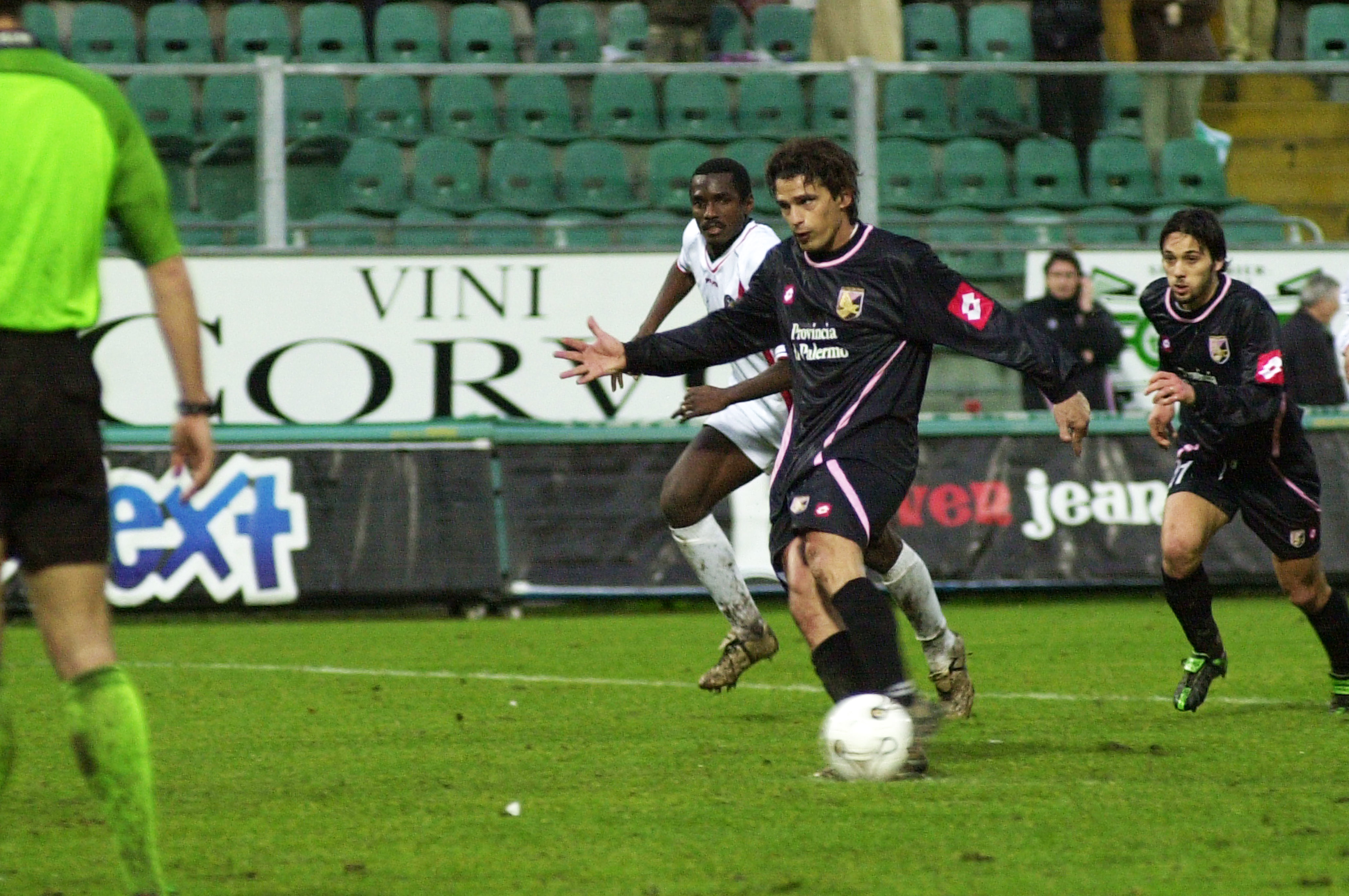 palermo-cosenza-rigore-x-arturo-di-napoli