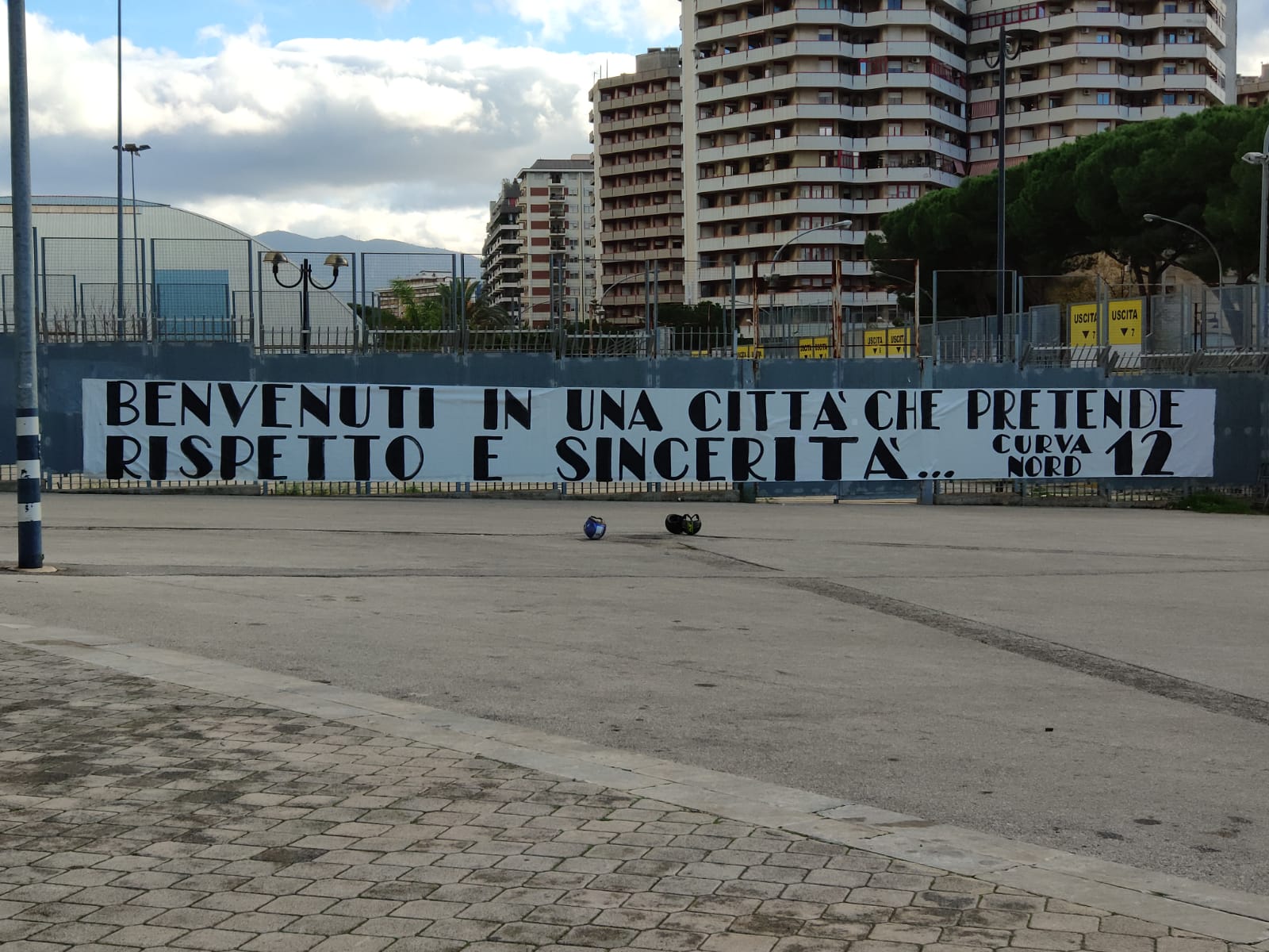 Striscione tifosi palermo