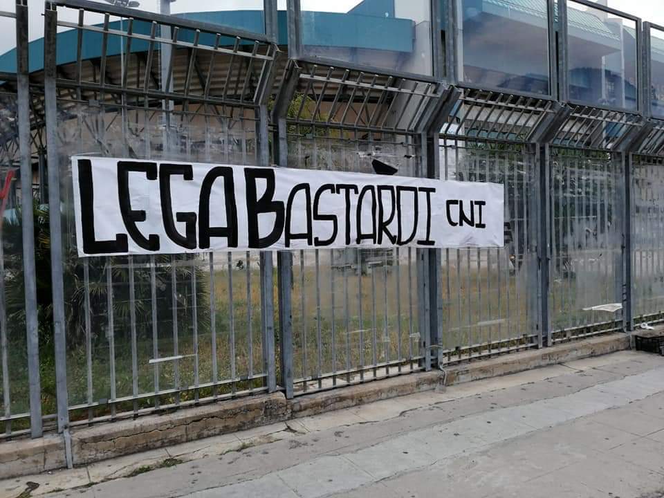 La Curva Nord Inferiore ha riempito la città di striscioni per ...</div>
<a class=