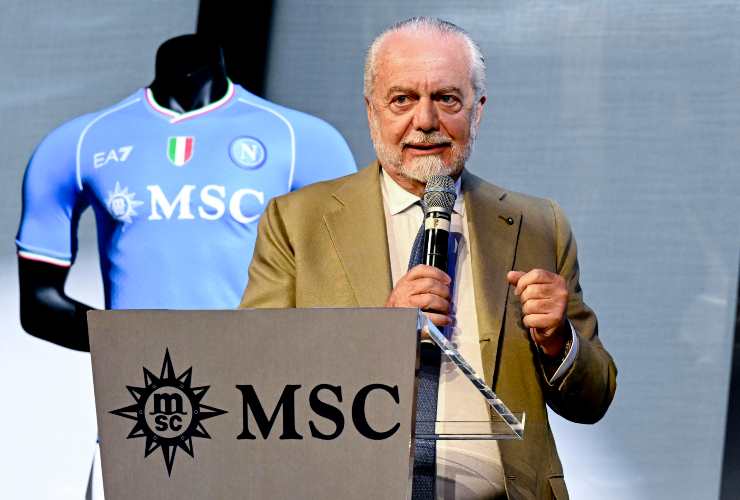 Aurelio De Laurentiis presenta la nuova maglia del Napoli - foto ANSA - StadioNews.it