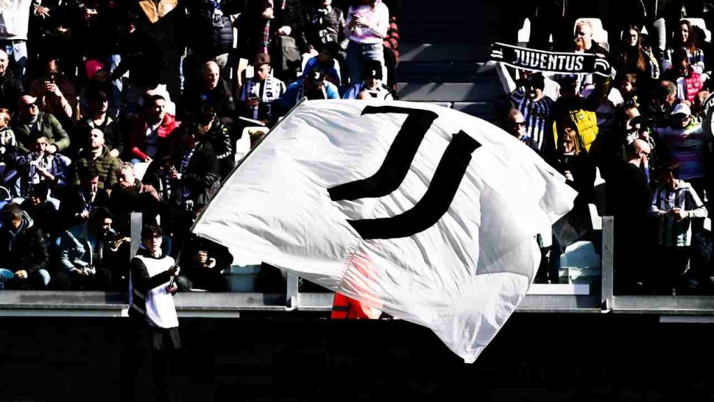 Bandiera Juventus - Fonte LaPresse - stadionews.it