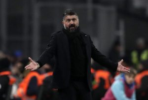 Gennaro Gattuso si sbraccia in panchina per le decisioni arbitrali - foto ANSA - StadioNews.it