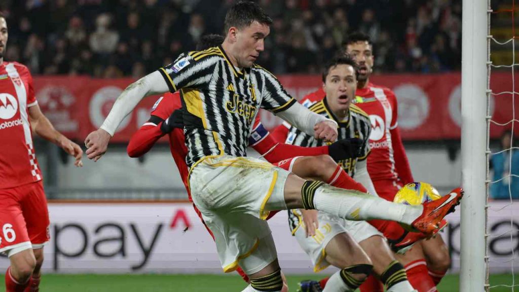 Vlahovic e Chiesa - foto ANSA - StadioNews.it