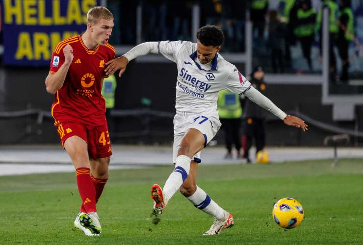 Rasmus Kristensen in campo con la maglia della Roma - foto ANSA - StadioNews.it