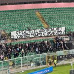 Palermo, laser a Vasic e lancio di fumogeni: maxi multa del Giudice Sportivo