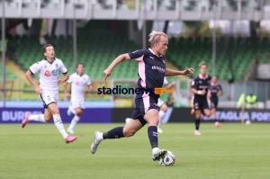 Il Palermo pareggia a Cesena e rimane imbattuto in Serie B. Per i rosanero a segno Bani. Di seguito...