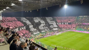“125, io che amo solo te.” È questa la frase scelta per la splendida coreografia della Curva Nord...
