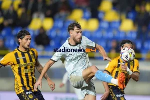 Passo falso del Palermo che perde al "Menti" contro la Juve Stabia ribadendo alcuni errori del...