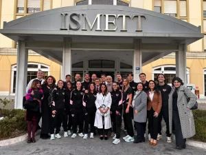 Le calciatrici e i calciatori del Palermo hanno fatto visita ai pazienti del reparto di Pediatria...